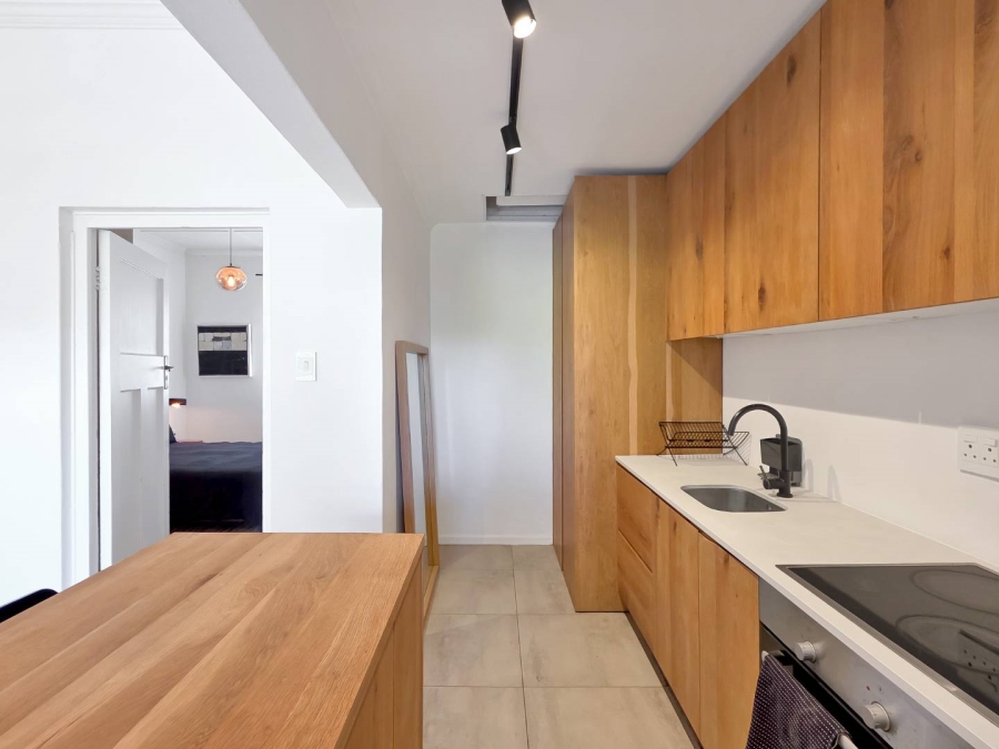 1 Bedroom Property for Sale in Sea Point Western Cape